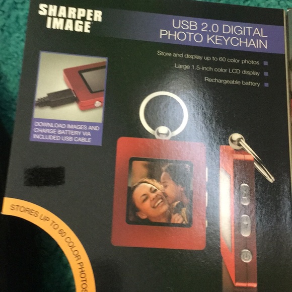 USB 2.0 Digital Photo Keychain - Picture 2 of 3